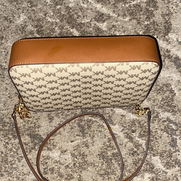 🌟Michael Kors Jet Set Item LG EW Logo Chain Leather Crossbody Bag-EUC - Picture 8 of 8